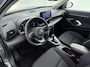 Toyota Yaris Cross 1.5 Hybrid 115 Active | Apple Carplay / Android Auto | Parkeersensoren voor/achter | Adaptive Cruise | Clima | Camera | Rijstrooksensor | 16 inch