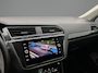 Volkswagen Tiguan Elegance 1.5 TSI 150pk DSG Automaat Trekhaak, Adaptive cruise control, Achteruitrijcamera, Navigatie, LED matrix koplampen, Parkeersensoren