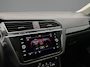 Volkswagen Tiguan Elegance 1.5 TSI 150pk DSG Automaat Trekhaak, Adaptive cruise control, Achteruitrijcamera, Navigatie, LED matrix koplampen, Parkeersensoren
