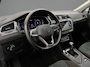 Volkswagen Tiguan Elegance 1.5 TSI 150pk DSG Automaat Trekhaak, Adaptive cruise control, Achteruitrijcamera, Navigatie, LED matrix koplampen, Parkeersensoren