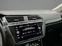 Volkswagen Tiguan Elegance 1.5 TSI 150pk DSG Automaat Trekhaak, Adaptive cruise control, Achteruitrijcamera, Navigatie, LED matrix koplampen, Parkeersensoren