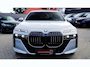 BMW i7 EDrive50 106 kWh | Brooklyn Grau | Driving Assistant Professional | Iconic Glow | 22INCH | Bowers & Wilkins | HuD | Veganza