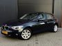 BMW 1-Serie 118d Upgrade Edition|Dealer Onderhouden|Pano|Trekhaak|Camera|Groot Scherm|Cruise Control