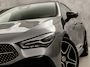 Mercedes-Benz CLA 180 AMG Sport Automaat (GROOT NAVI, LOGISCH NAP, CAMERA, LEDER, SPORTSTOELEN, GETINT GLAS, STOELVERWARMING, ELEK ACHTERKLEP, NIEUWSTAAT)