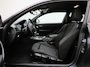 BMW 1-Serie 118i Executive | WORDT VERWACHT | HARMAN KARDON | STOELVERWARMING | ACHTERUITRIJCAMERA | CLIMATE CONTROL | NAVIGATIE | BLUETOOTH | LANE ASSIST | LED VERLICHTING | SPORTSTOELEN |