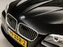 BMW 5-Serie 528i High Executive 245Pk Automaat (SCHUIFDAK, NAP, GROOT NAVI, LEDER, GETINT GLAS, ELEK SPORTSTOELEN, ZWART HEMEL, STOELVERWARMING, PARKEERSENSOREN, XENON, NIEUWSTAAT)
