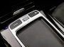 Mercedes-Benz A-klasse 180 AMG Line Automaat (FABRIEKSGARANTIE, APPLE CARPLAY, GROOT NAVI, SFEERVERLICHTING, CAMERA, KUIPSTOELEN, STOELVERWARMING, GETINT GLAS, NIEUWSTAAT)
