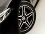 Mercedes-Benz A-klasse 180 AMG Line Automaat (FABRIEKSGARANTIE, APPLE CARPLAY, GROOT NAVI, SFEERVERLICHTING, CAMERA, KUIPSTOELEN, STOELVERWARMING, GETINT GLAS, NIEUWSTAAT)