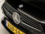 Mercedes-Benz A-klasse 180 AMG Line Automaat (FABRIEKSGARANTIE, APPLE CARPLAY, GROOT NAVI, SFEERVERLICHTING, CAMERA, KUIPSTOELEN, STOELVERWARMING, GETINT GLAS, NIEUWSTAAT)