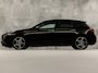 Mercedes-Benz A-klasse 180 AMG Line Automaat (FABRIEKSGARANTIE, APPLE CARPLAY, GROOT NAVI, SFEERVERLICHTING, CAMERA, KUIPSTOELEN, STOELVERWARMING, GETINT GLAS, NIEUWSTAAT)