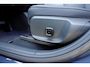 Volvo EX30 P5 Long Range Plus Black Edition Europa 69 kWh | Denim Blue metallic | Black interieur | 20 inch Y-spaaks lichtmetalen velgen | Harman Kardon audio | Google Maps | Elektrisch verstelbare voorstoelen | Stoel- & Stuurwielverwarming | Adaptieve Cruise Control | BLIS Dodehoekdetectie