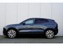 Volvo EX30 P5 Long Range Plus Black Edition Europa 69 kWh | Denim Blue metallic | Black interieur | 20 inch Y-spaaks lichtmetalen velgen | Harman Kardon audio | Google Maps | Elektrisch verstelbare voorstoelen | Stoel- & Stuurwielverwarming | Adaptieve Cruise Control | BLIS Dodehoekdetectie