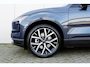 Volvo EX30 P5 Long Range Plus Black Edition Europa 69 kWh | Denim Blue metallic | Black interieur | 20 inch Y-spaaks lichtmetalen velgen | Harman Kardon audio | Google Maps | Elektrisch verstelbare voorstoelen | Stoel- & Stuurwielverwarming | Adaptieve Cruise Control | BLIS Dodehoekdetectie