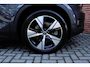 Volvo XC40 Recharge Pro | Panoramadak | Electrische bedienbare voorstoelen | Stoelverwarming | Stuurwielverwarming | 360° Parkeercamera | Stuurwielverwarming | 4-Seizoenenbanden | Adaptive Cruise Control | BLIS | Google Infotainment |