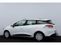 Renault Clio Estate 1.5 dCi ECO Expression/ HISTORIE!/ D-Riem verv: 152.000 KM!/ Trekhaak/ Navi/ Airco/ Cruise/ Elek. pakket/ Isofix/ Bluetooth/ Multi. Stuur/ Dakrails/ LED Dagrijverl.