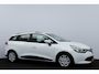 Renault Clio Estate 1.5 dCi ECO Expression/ HISTORIE!/ D-Riem verv: 152.000 KM!/ Trekhaak/ Navi/ Airco/ Cruise/ Elek. pakket/ Isofix/ Bluetooth/ Multi. Stuur/ Dakrails/ LED Dagrijverl.