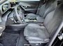 Peugeot e-2008 SUV EV GT 54kWh 156pk | Accu 97% | 406km WLTP Actieradius | Navigatie via draadloze Apple Carplay / Android Auto | Achteruitrijcamera | Leder/Alcantara | Stoel elektrisch+verwarmd+massage | Full Led koplampen | Parkeersensoren v+a | Keyless | Cruise Control | DAB+ radio | Donker getint glas | 17" lichtmetalen velgen |