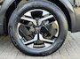 Peugeot e-2008 SUV EV GT 54kWh 156pk | Accu 97% | 406km WLTP Actieradius | Navigatie via draadloze Apple Carplay / Android Auto | Achteruitrijcamera | Leder/Alcantara | Stoel elektrisch+verwarmd+massage | Full Led koplampen | Parkeersensoren v+a | Keyless | Cruise Control | DAB+ radio | Donker getint glas | 17" lichtmetalen velgen |