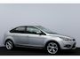 Ford Focus 1.8 Limited/ 18'' LMV/ Keyless-GO/ Voorruitverw./ Navi/ Clima/ LEDER/ Cruise/ Stoelverw./ Elek. pakket/ Bluetooht/ Armsteun/ Multi. LEDER. Stuur/ Mistl./ PDC/ Extra getint glas.