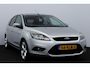 Ford Focus 1.8 Limited/ 18'' LMV/ Keyless-GO/ Voorruitverw./ Navi/ Clima/ LEDER/ Cruise/ Stoelverw./ Elek. pakket/ Bluetooht/ Armsteun/ Multi. LEDER. Stuur/ Mistl./ PDC/ Extra getint glas.