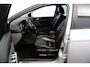 Ford Focus 1.8 Limited/ 18'' LMV/ Keyless-GO/ Voorruitverw./ Navi/ Clima/ LEDER/ Cruise/ Stoelverw./ Elek. pakket/ Bluetooht/ Armsteun/ Multi. LEDER. Stuur/ Mistl./ PDC/ Extra getint glas.
