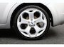 Ford Focus 1.8 Limited/ 18'' LMV/ Keyless-GO/ Voorruitverw./ Navi/ Clima/ LEDER/ Cruise/ Stoelverw./ Elek. pakket/ Bluetooht/ Armsteun/ Multi. LEDER. Stuur/ Mistl./ PDC/ Extra getint glas.