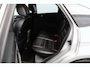Ford Focus 1.8 Limited/ 18'' LMV/ Keyless-GO/ Voorruitverw./ Navi/ Clima/ LEDER/ Cruise/ Stoelverw./ Elek. pakket/ Bluetooht/ Armsteun/ Multi. LEDER. Stuur/ Mistl./ PDC/ Extra getint glas.