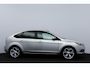 Ford Focus 1.8 Limited/ 18'' LMV/ Keyless-GO/ Voorruitverw./ Navi/ Clima/ LEDER/ Cruise/ Stoelverw./ Elek. pakket/ Bluetooht/ Armsteun/ Multi. LEDER. Stuur/ Mistl./ PDC/ Extra getint glas.