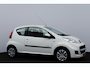 Peugeot 107 1.0-12V Millesim 200/ APK 10-2027!/ Airco/ C.V. Afstand/ Elek. Ramen/ Isofix/ Deelbare achterbank/ Radio-CD AUX/ Toerenteller/ Getint glas.