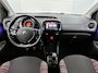Citroën C1 Shine 1.0 e-VTi 72pk | Navigatie | Achteruitrijcamera | Climate Control | Bluetooth | Touchscreen | Radio/MP3 speler met stuurbediening | Donker getint glas | Zuinig en voordelig autorijden! | 15" lichtmetalen velgen |