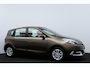 Renault Scenic 1.2 TCe Expression/ Dealer onderhouden!/ Trekhaak/ 16'' LMV/ Keyless/ Navi/ Clima/ Cruise/ Elek. pakket/ Isofix/ Bluetooth/ Armsteun/ Multi. LEDER. Stuur/ Mistl./ PDC/ LED Dagrijverl.