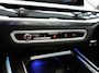 BMW X5 xDrive50e High Executive PHEV 490pk Dealer O.H. | Panodak Sky Lounge | M Sport | Luchtvering | Head Up | 360 Camera | Harman / Kardon | Nappa Lederen Comfortstoelen Memory & Verwarmd | Carbon Schwarz | Apple Carplay | Keyless | Blis | 22"L Plug In Hybrid |