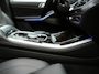 BMW X5 xDrive50e High Executive PHEV 490pk Dealer O.H. | Panodak Sky Lounge | M Sport | Luchtvering | Head Up | 360 Camera | Harman / Kardon | Nappa Lederen Comfortstoelen Memory & Verwarmd | Carbon Schwarz | Apple Carplay | Keyless | Blis | 22"L Plug In Hybrid |