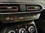 Dacia Jogger 140PK Hybrid Extreme 7p. Automaat | 7 Zitplaatsen | Camera | Parkeersensoren | Apple CarPlay/Android Auto | Digital Cockpit | Cruise Control | Lichtmetalen Velgen | Licht & Regen Sensor | Full LED |