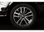 Volvo V40 T2 Nordic+ - Automaat - Parkeerverwarming - LED-koplampen - Navigatie - Verwarmbare voorstoelen - Verwarmbare voorruit - Trekhaak afneembaar