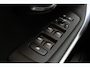 Volvo V40 T2 Nordic+ - Automaat - Parkeerverwarming - LED-koplampen - Navigatie - Verwarmbare voorstoelen - Verwarmbare voorruit - Trekhaak afneembaar