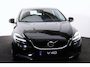 Volvo V40 T2 Nordic+ - Automaat - Parkeerverwarming - LED-koplampen - Navigatie - Verwarmbare voorstoelen - Verwarmbare voorruit - Trekhaak afneembaar
