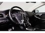 Volvo V40 T2 Nordic+ - Automaat - Parkeerverwarming - LED-koplampen - Navigatie - Verwarmbare voorstoelen - Verwarmbare voorruit - Trekhaak afneembaar