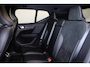 Volvo XC40 B4 R-Design - Intellisafe Assist/Surround - FULL-LED koplampen - Harman Kardon Audio - Verwarmbare voorstoelen - Verwarmbaar stuurwiel - Elektrisch bedienbare voorstoelen - Parkeersensoren v/a - Parkeercamera - Draadloos telefoonoplader - 19' LMV