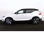 Volvo XC40 B4 R-Design - Intellisafe Assist/Surround - FULL-LED koplampen - Harman Kardon Audio - Verwarmbare voorstoelen - Verwarmbaar stuurwiel - Elektrisch bedienbare voorstoelen - Parkeersensoren v/a - Parkeercamera - Draadloos telefoonoplader - 19' LMV