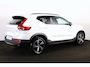 Volvo XC40 B3 Plus Dark - IntelliSafe Assist & Surround - 360º Camera - Harman/Kardon audio - Verwarmde voorstoelen & stuur - Parkeersensoren voor & achter - Elektr. bedienb. voorstoelen met geheugen links - Draadloze tel. lader - Standkachel - Extra getint glas - 18' LMV
