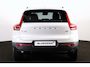 Volvo XC40 B3 Plus Dark - IntelliSafe Assist & Surround - 360º Camera - Harman/Kardon audio - Verwarmde voorstoelen & stuur - Parkeersensoren voor & achter - Elektr. bedienb. voorstoelen met geheugen links - Draadloze tel. lader - Standkachel - Extra getint glas - 18' LMV