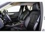 Volvo XC40 B3 Plus Dark - IntelliSafe Assist & Surround - 360º Camera - Harman/Kardon audio - Verwarmde voorstoelen & stuur - Parkeersensoren voor & achter - Elektr. bedienb. voorstoelen met geheugen links - Draadloze tel. lader - Standkachel - Extra getint glas - 18' LMV