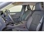 Volvo XC40 B3 Plus Dark - IntelliSafe Assist & Surround - 360º Camera - Harman/Kardon audio - Verwarmde voorstoelen & stuur - Parkeersensoren voor & achter - Elektr. bedienb. voorstoelen met geheugen links - Draadloze tel. lader - Standkachel - Extra getint glas - 18' LMV