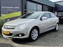Opel Astra GTC 1.8 Temptation UNIEK en aantoonbaar 1e eigenaar!!! | Geheel dealer onderhouden en geleverd incl. beurt en apk | airco | LMV | Cruise | 17 jaar van één en de eerste eigenaar !