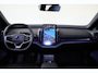 Volvo EX30 Extended Range Plus 69 kWh -  Adaptive Cruise Control - Harman/Kardon audio - Parkeercamera achter - Verwarmde voorstoelen & stuur - Parkeersensoren voor & achter - Elektr. bedienb. voorstoelen - Extra getint glas - 19' LMV