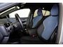 Volvo EX30 Extended Range Plus 69 kWh -  Adaptive Cruise Control - Harman/Kardon audio - Parkeercamera achter - Verwarmde voorstoelen & stuur - Parkeersensoren voor & achter - Elektr. bedienb. voorstoelen - Extra getint glas - 19' LMV