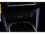 Fiat Grande Panda LA PRIMA 11 kW 44 kWh | WINTER PACK: (VERWARMBARE VOORSTOELEN, VERWARMBAAR STUURWIEL, VERWARMBARE VOORRUIT) | 17" LICHTMETALEN VELGEN "GLOSSY BLACK" | ELEKTRISCH INKLAPBARE BUITENSPIEGELS | MIDDENARMSTEUN VOOR | NAVIGATIE | DRAADLOZE TELEFOONLADER | ACHTERUITRIJ CAMERA MET DYNAMISCHE HULPLIJNEN | REGENSENSOR | CLIMATE CONTROL | DAB+ RADIO | DRAADLOZE APPLE CARPLAY/ANDROID AUTO | GETINTE ACHTERRUITEN | PARKEERSENSOREN VOOR EN ACHTER | CINEMA BLACK |