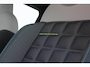 Fiat Grande Panda LA PRIMA 11 kW 44 kWh | WINTER PACK: (VERWARMBARE VOORSTOELEN, VERWARMBAAR STUURWIEL, VERWARMBARE VOORRUIT) | 17" LICHTMETALEN VELGEN "GLOSSY BLACK" | ELEKTRISCH INKLAPBARE BUITENSPIEGELS | MIDDENARMSTEUN VOOR | NAVIGATIE | DRAADLOZE TELEFOONLADER | ACHTERUITRIJ CAMERA MET DYNAMISCHE HULPLIJNEN | REGENSENSOR | CLIMATE CONTROL | DAB+ RADIO | DRAADLOZE APPLE CARPLAY/ANDROID AUTO | GETINTE ACHTERRUITEN | PARKEERSENSOREN VOOR EN ACHTER | CINEMA BLACK |