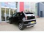 Fiat Grande Panda LA PRIMA 11 kW 44 kWh | WINTER PACK: (VERWARMBARE VOORSTOELEN, VERWARMBAAR STUURWIEL, VERWARMBARE VOORRUIT) | 17" LICHTMETALEN VELGEN "GLOSSY BLACK" | ELEKTRISCH INKLAPBARE BUITENSPIEGELS | MIDDENARMSTEUN VOOR | NAVIGATIE | DRAADLOZE TELEFOONLADER | ACHTERUITRIJ CAMERA MET DYNAMISCHE HULPLIJNEN | REGENSENSOR | CLIMATE CONTROL | DAB+ RADIO | DRAADLOZE APPLE CARPLAY/ANDROID AUTO | GETINTE ACHTERRUITEN | PARKEERSENSOREN VOOR EN ACHTER | CINEMA BLACK |